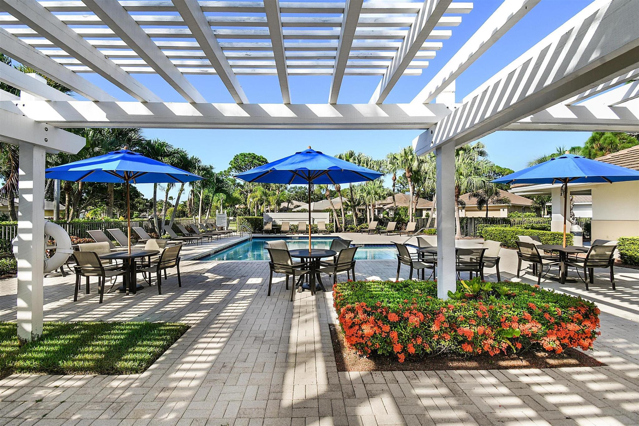 WILLOUGHBY GOLF CLUB - Residential