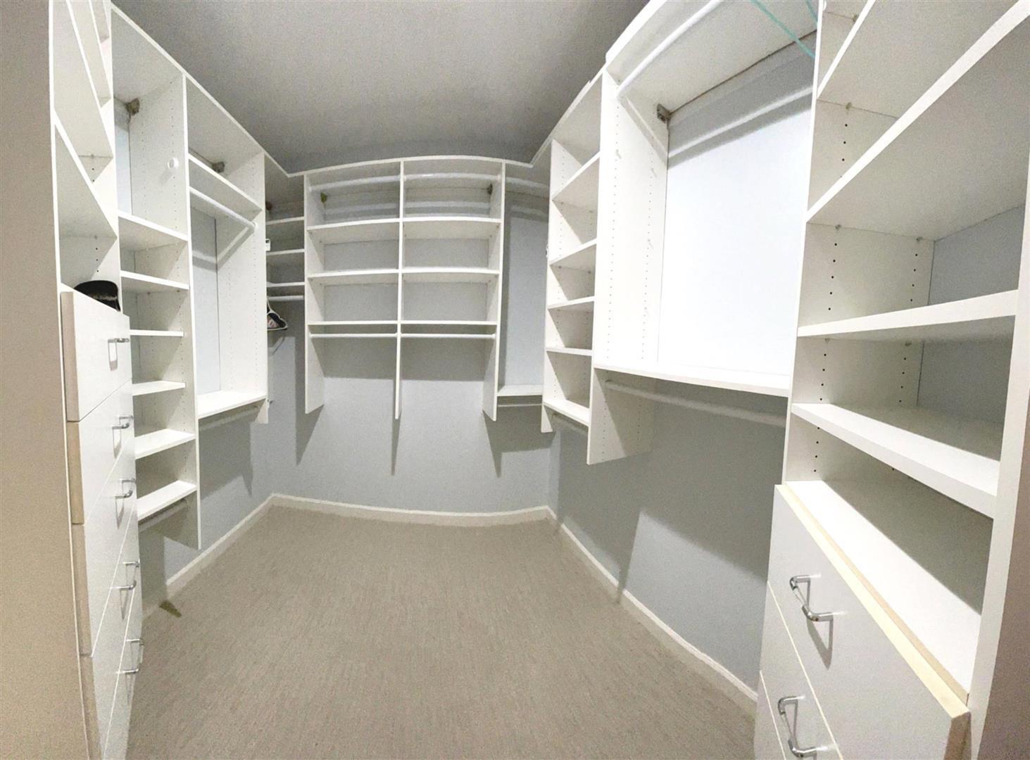 WILLOUGHBY GOLF CLUB - Residential