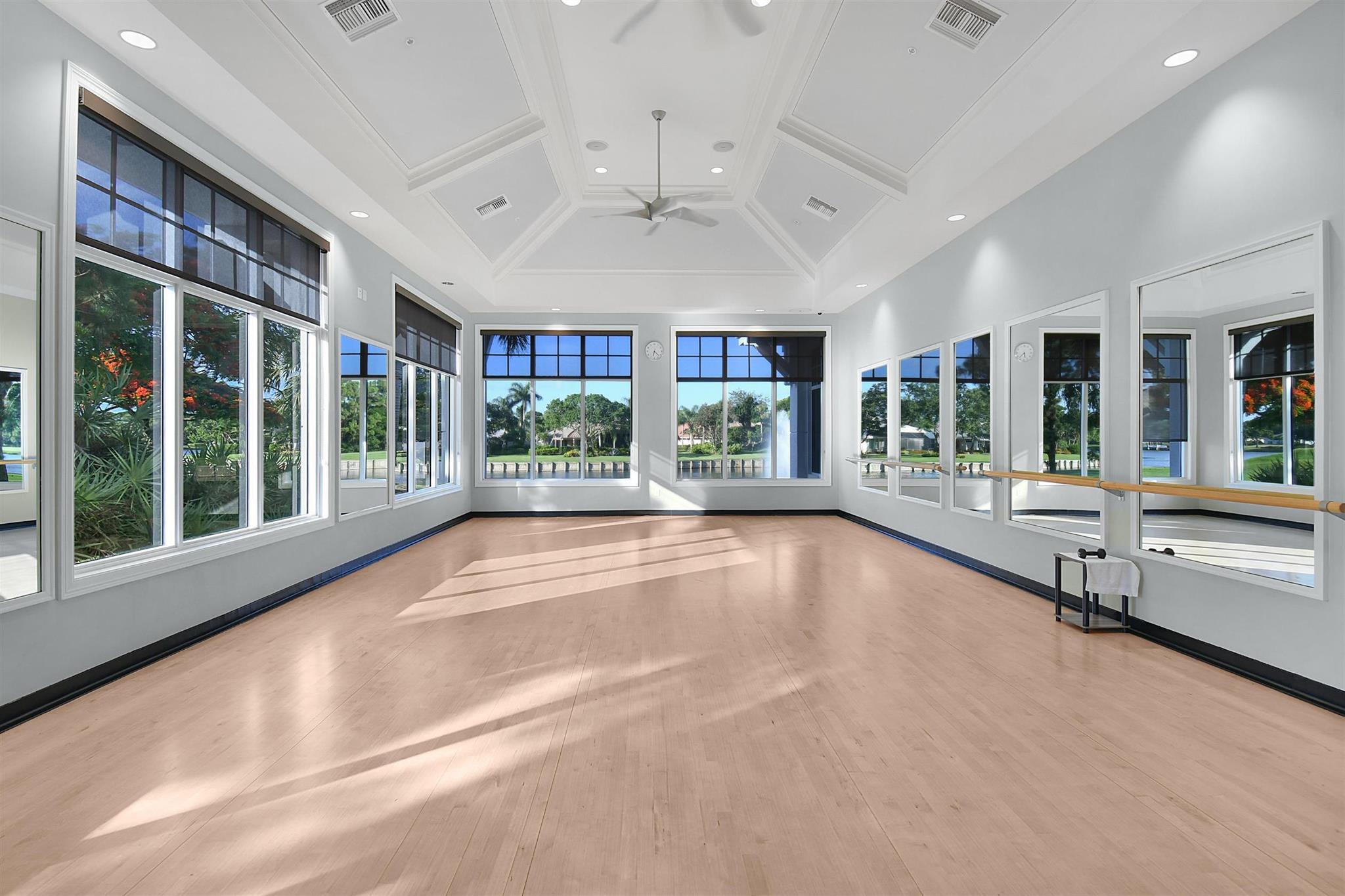 WILLOUGHBY GOLF CLUB - Residential