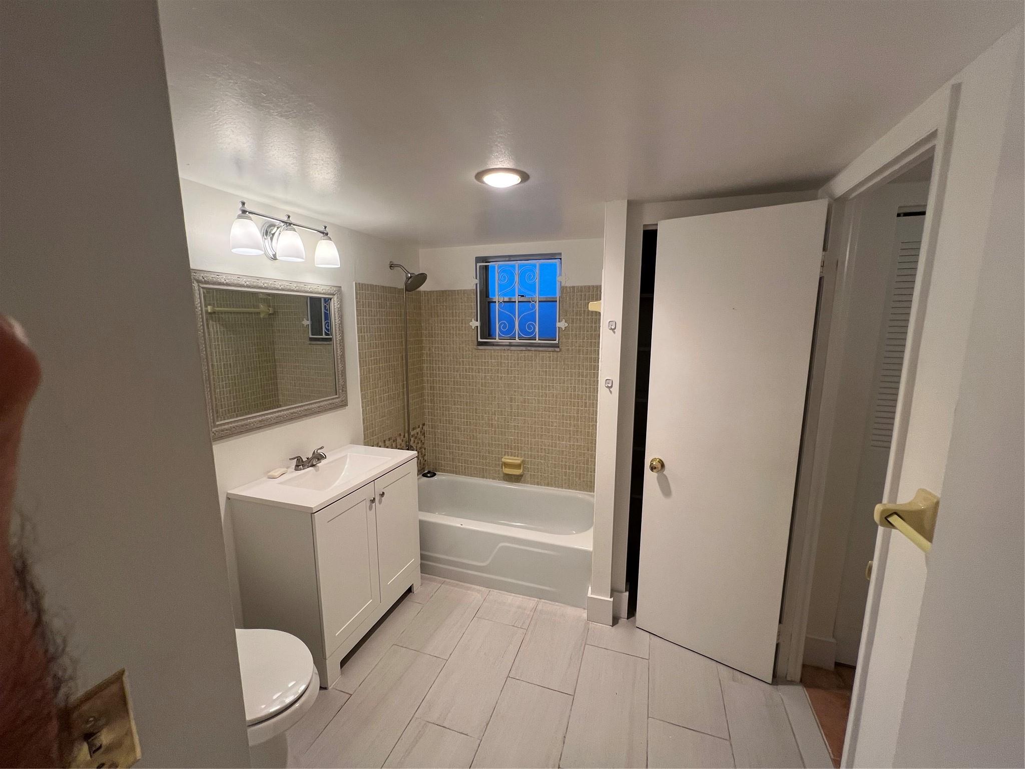 DANIANS NORTH CONDO - Residential