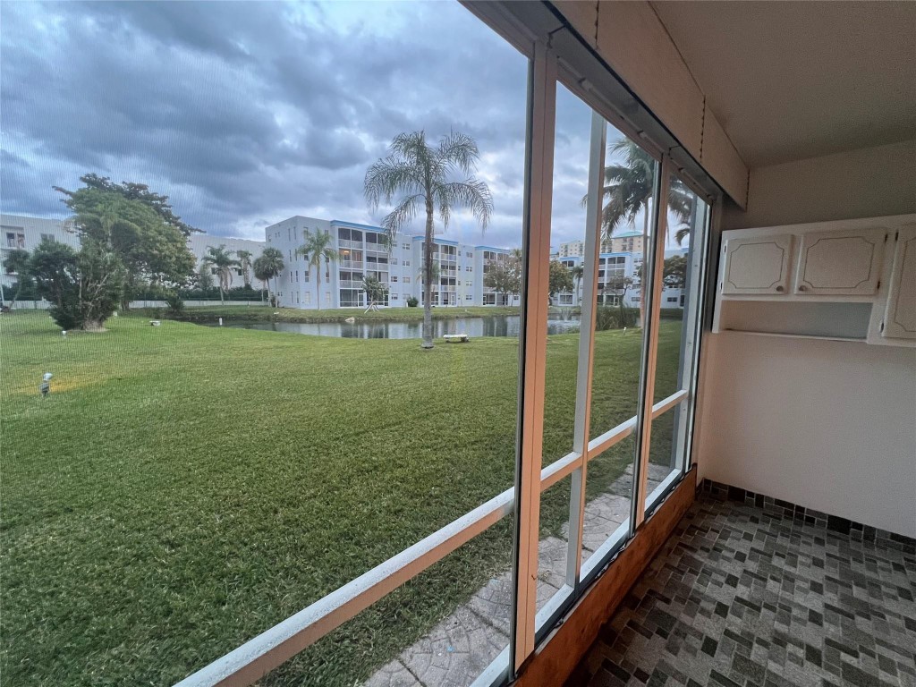 DANIANS NORTH CONDO - Residential