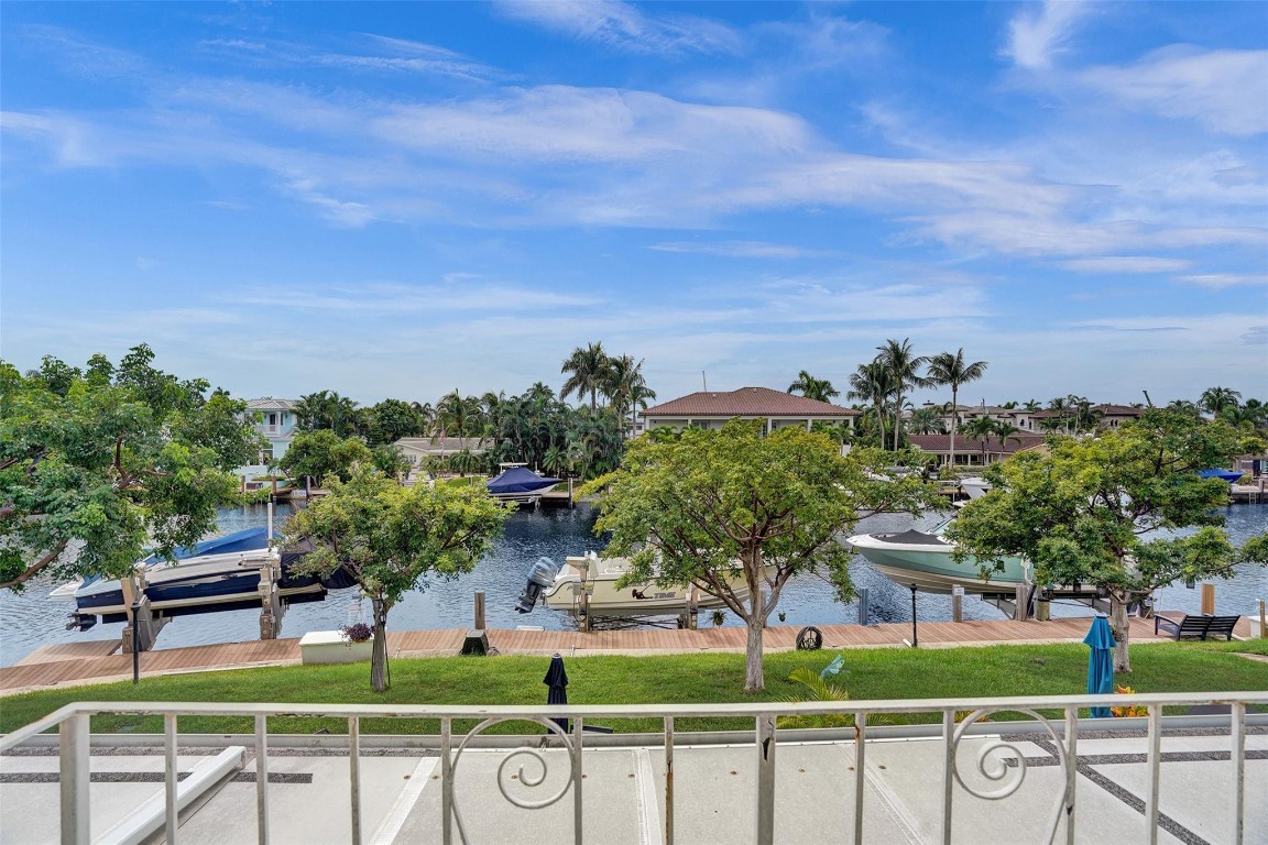 2500 NE 36th Street 8