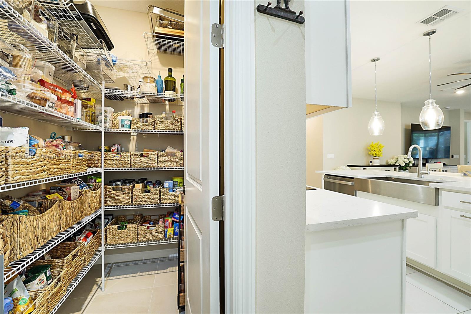 VERANDA OAKS - Residential Lease