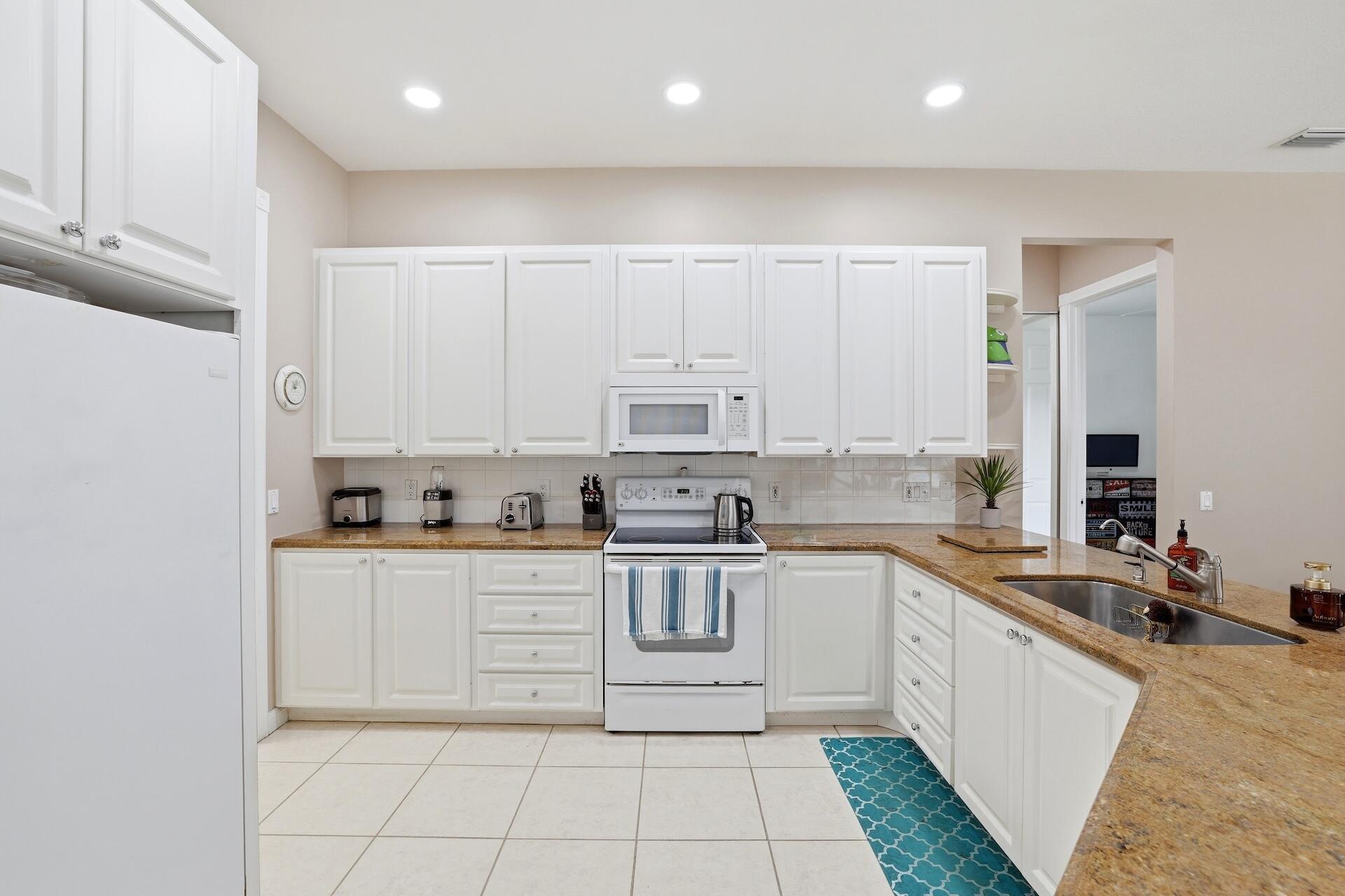 RIVERWALK 3 - Residential