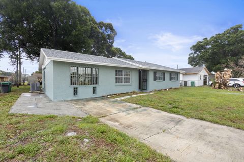 Photo of 307 Essex Drive, Fort Pierce, FL 34946 (MLS # B26009393)