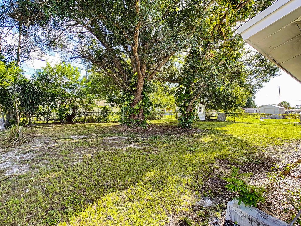 Photo of 307 Essex Drive, Fort Pierce, FL 34946 (MLS # B26009393)