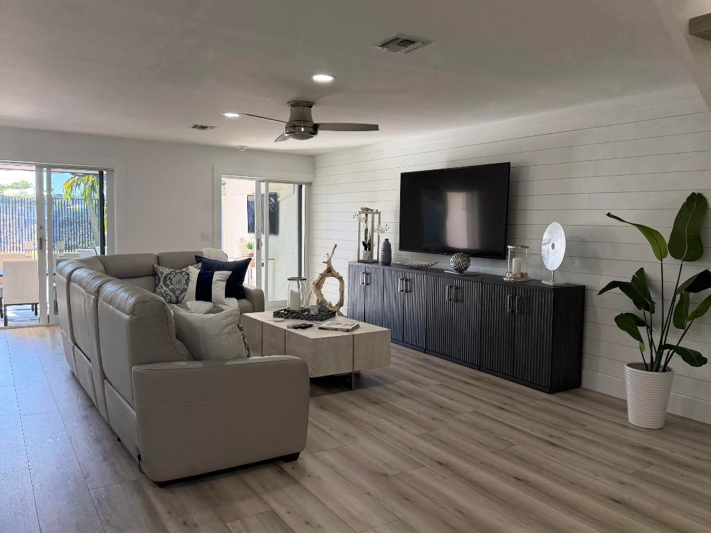 PELICAN HARBOR PH 2 - Residential