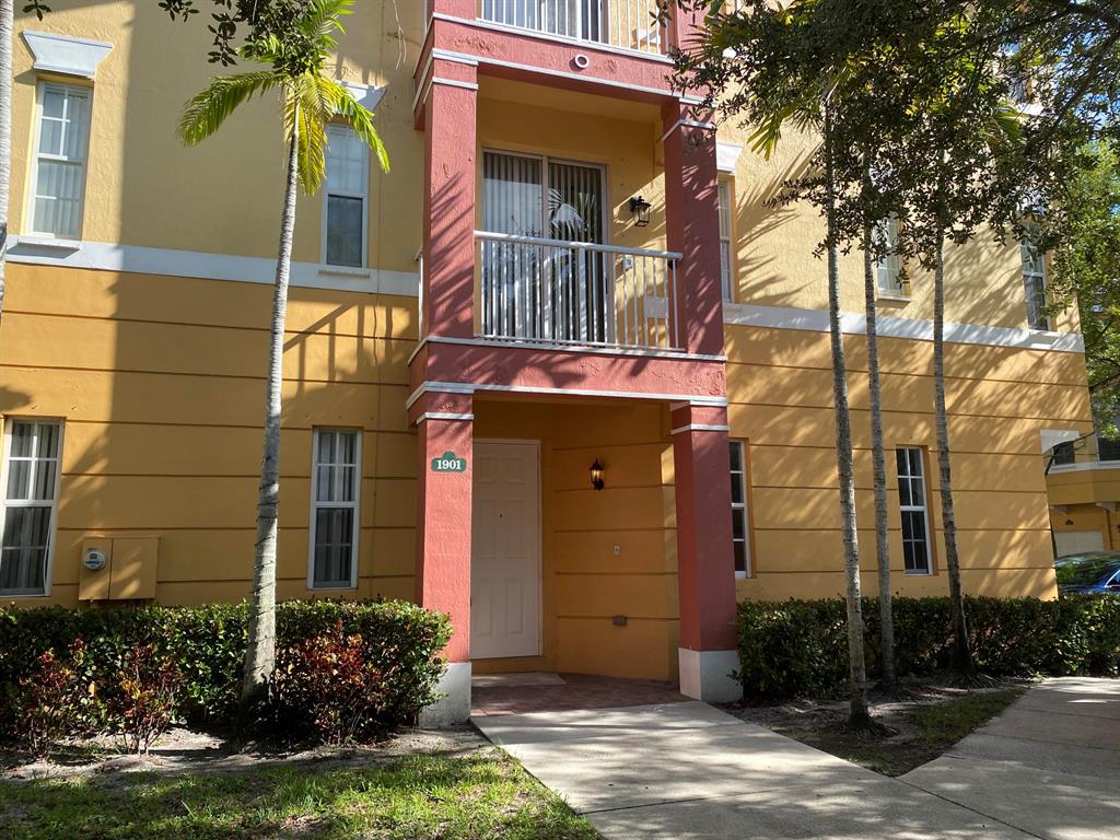 Come see this freshly painted and large 4 Bedroom 3 1/2 bath townhouse. This large corner unit has a lot of natural light as well as new carpeting and a 1 car garage. Schedule your showing today!