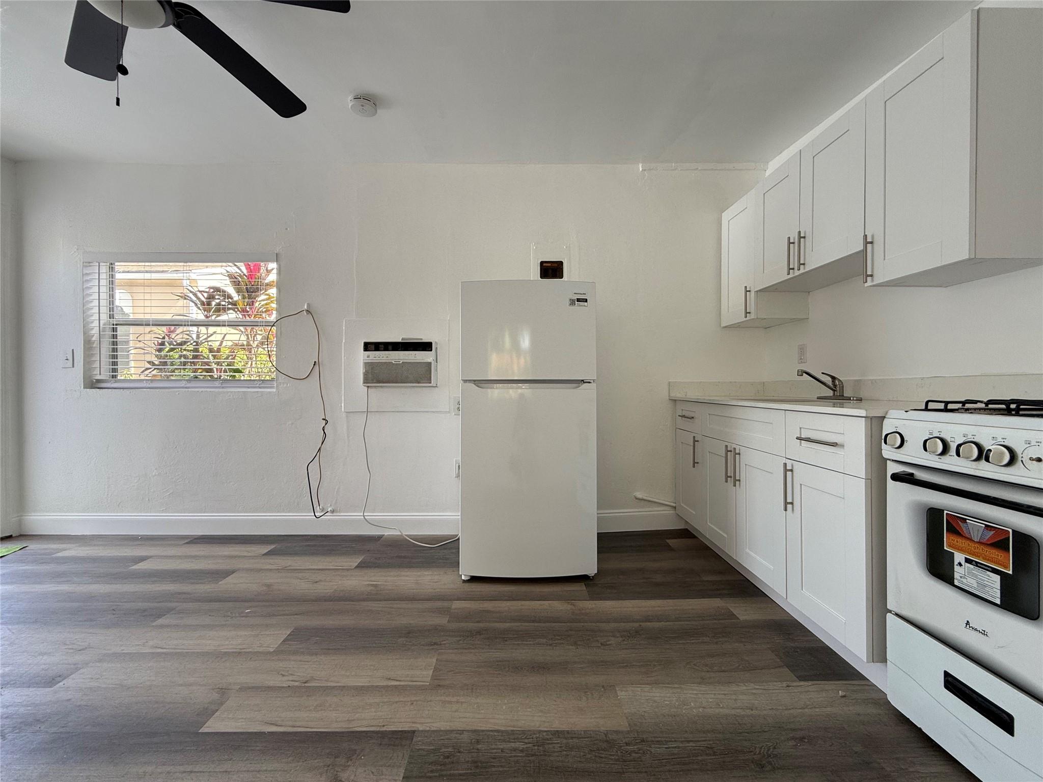 Hollywood South Side Add - Residential Lease