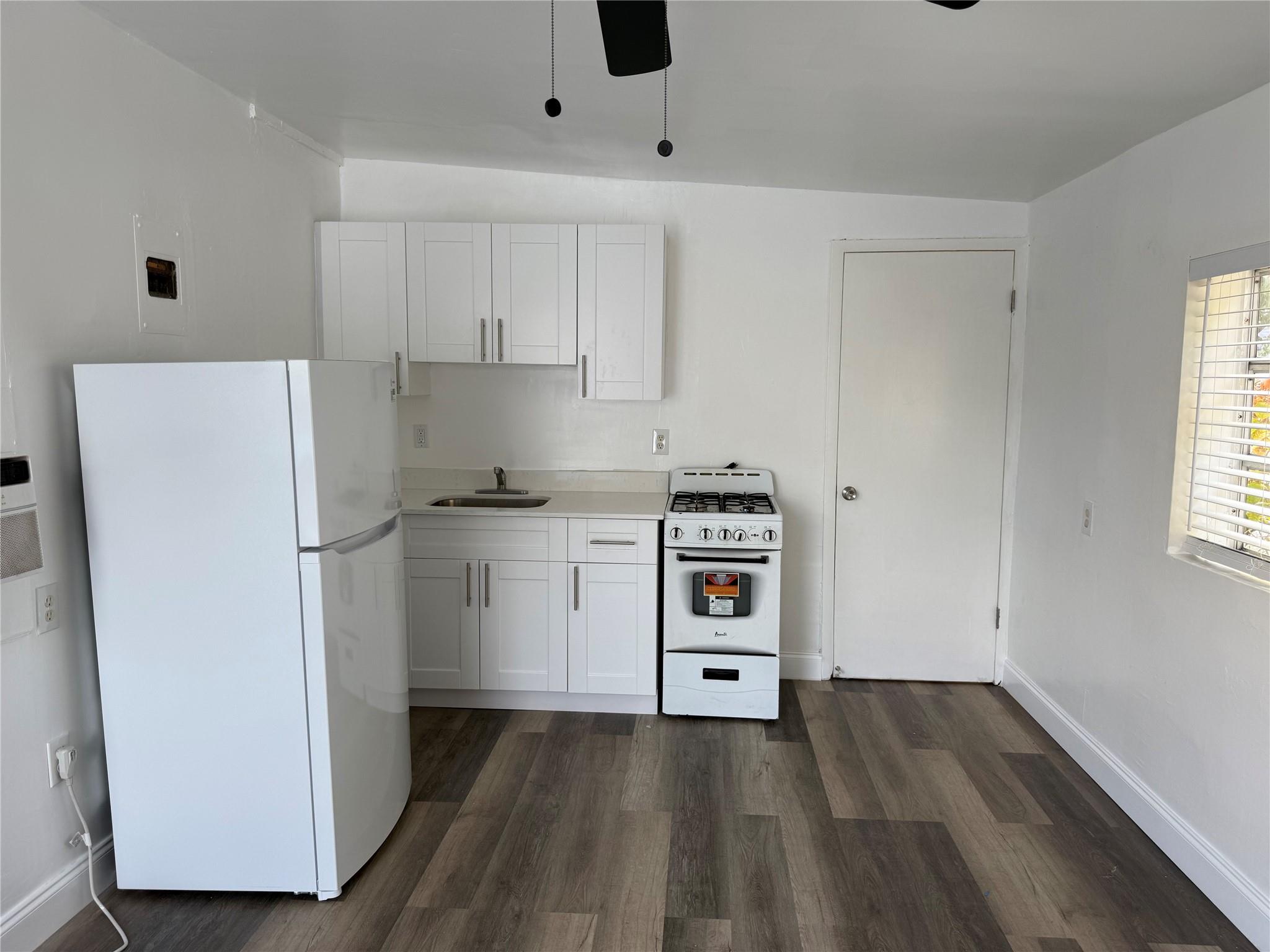 Hollywood South Side Add - Residential Lease