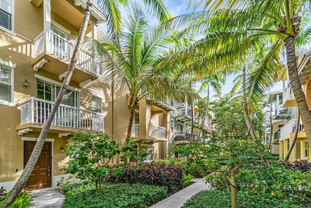 Photo of 109 E Coda Circle, Delray Beach, FL 33444 (MLS # R11139036)