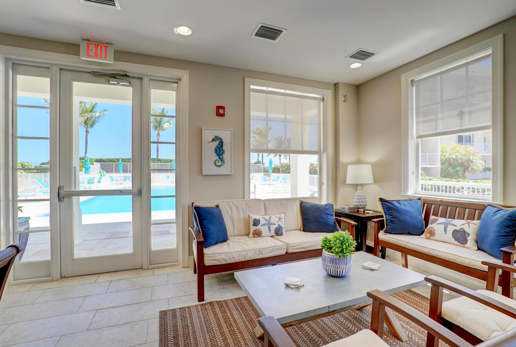 TEQUESTA TOWERS - Residential