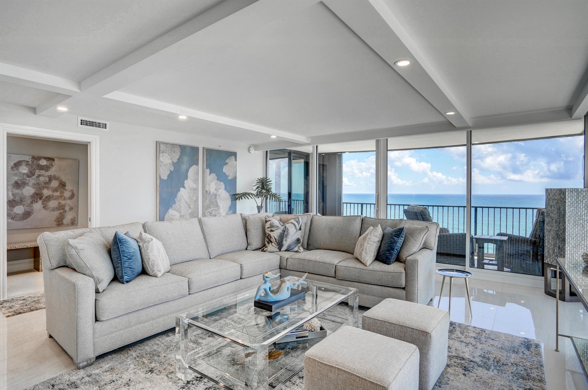 TEQUESTA TOWERS - Residential