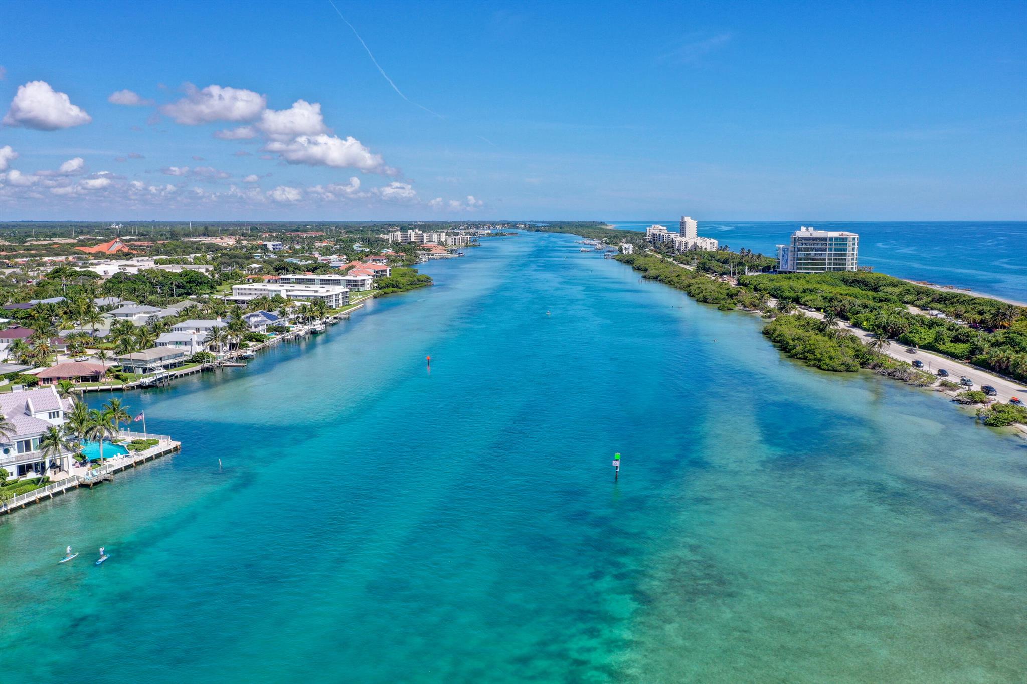 TEQUESTA TOWERS - Residential