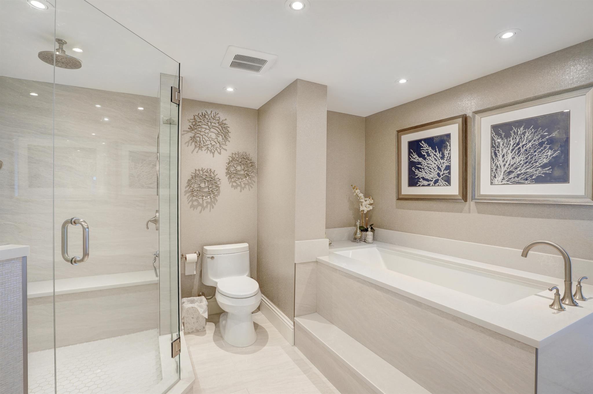 TEQUESTA TOWERS - Residential