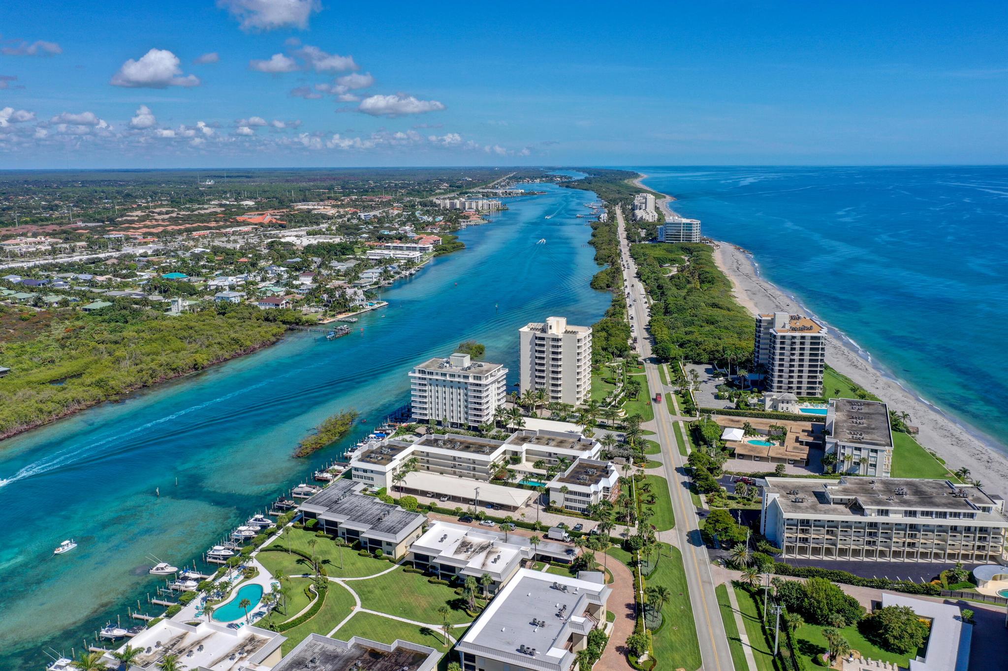 TEQUESTA TOWERS - Residential