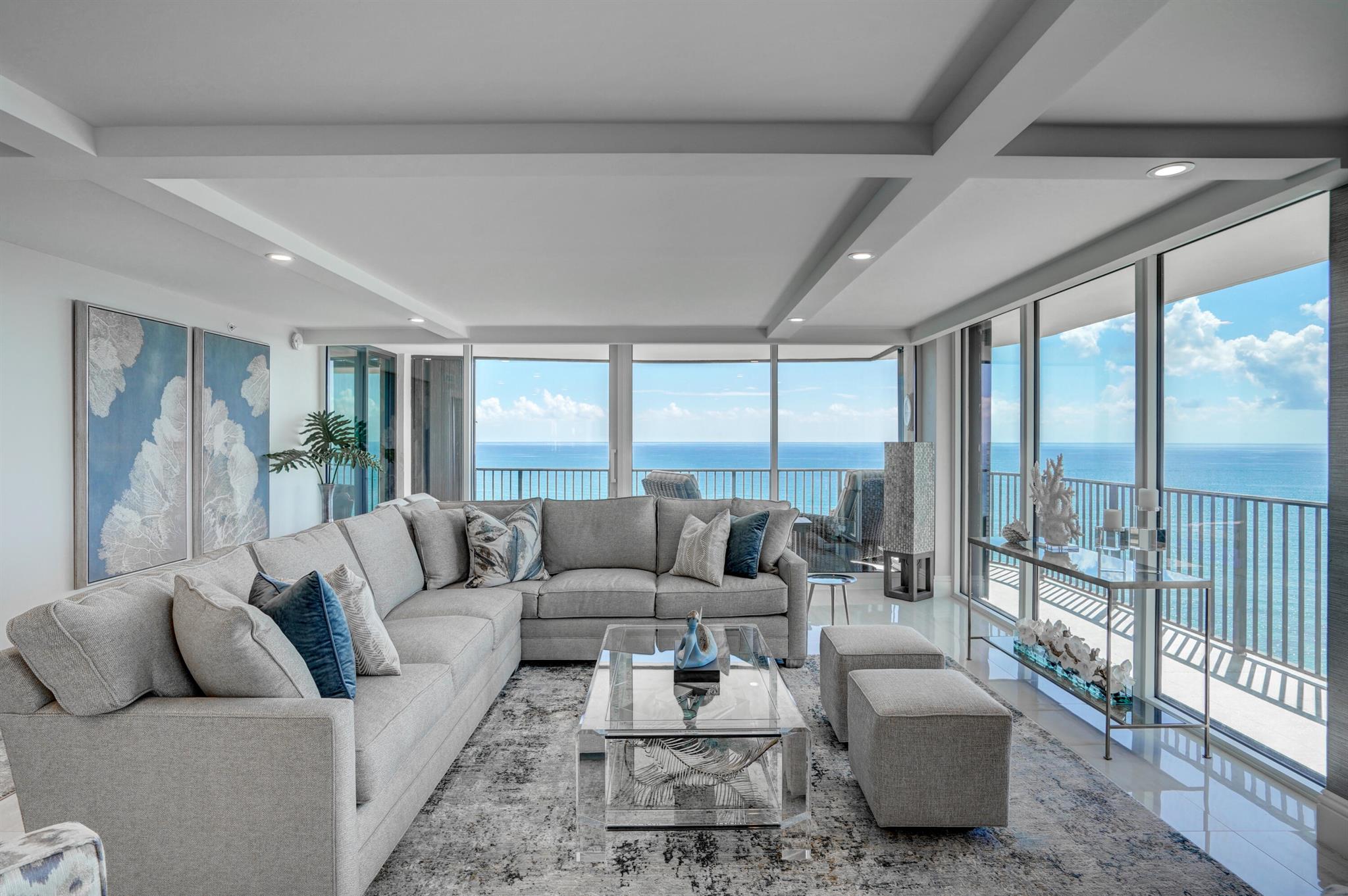 TEQUESTA TOWERS - Residential