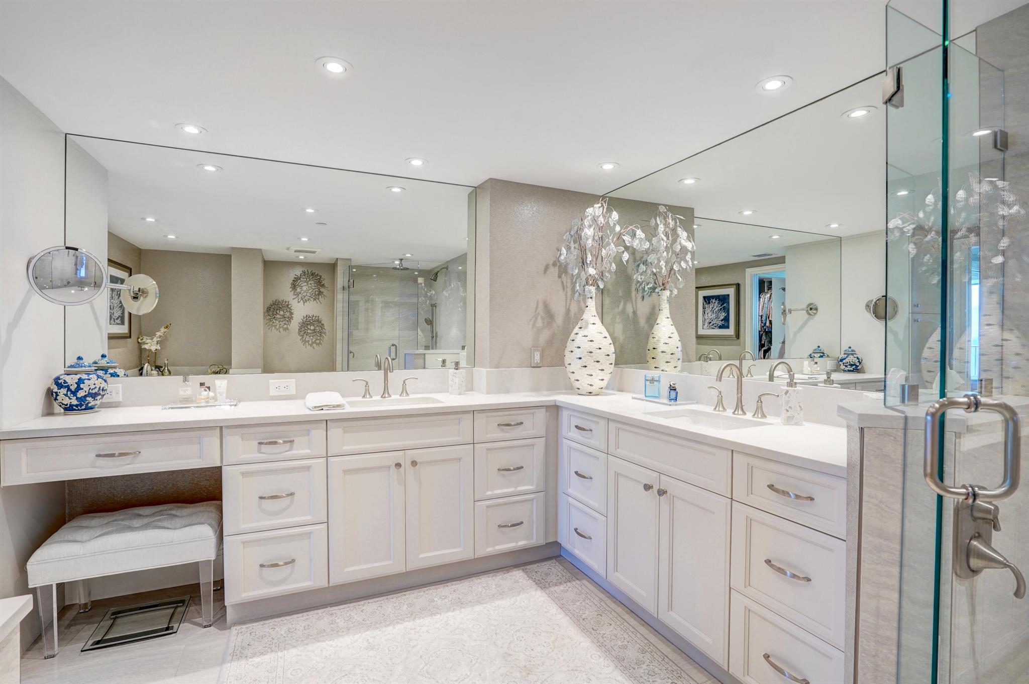 TEQUESTA TOWERS - Residential