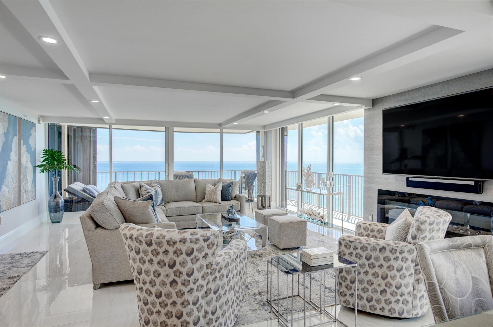 TEQUESTA TOWERS - Residential