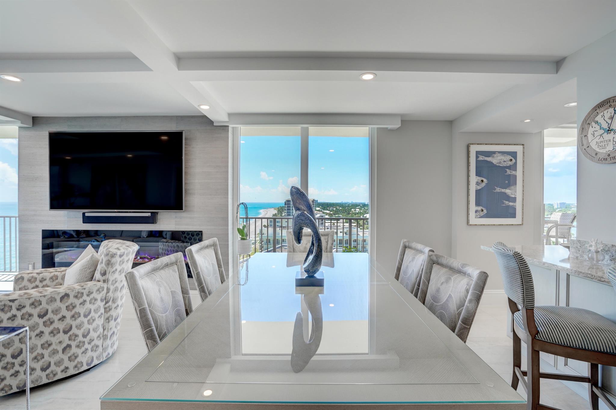 TEQUESTA TOWERS - Residential