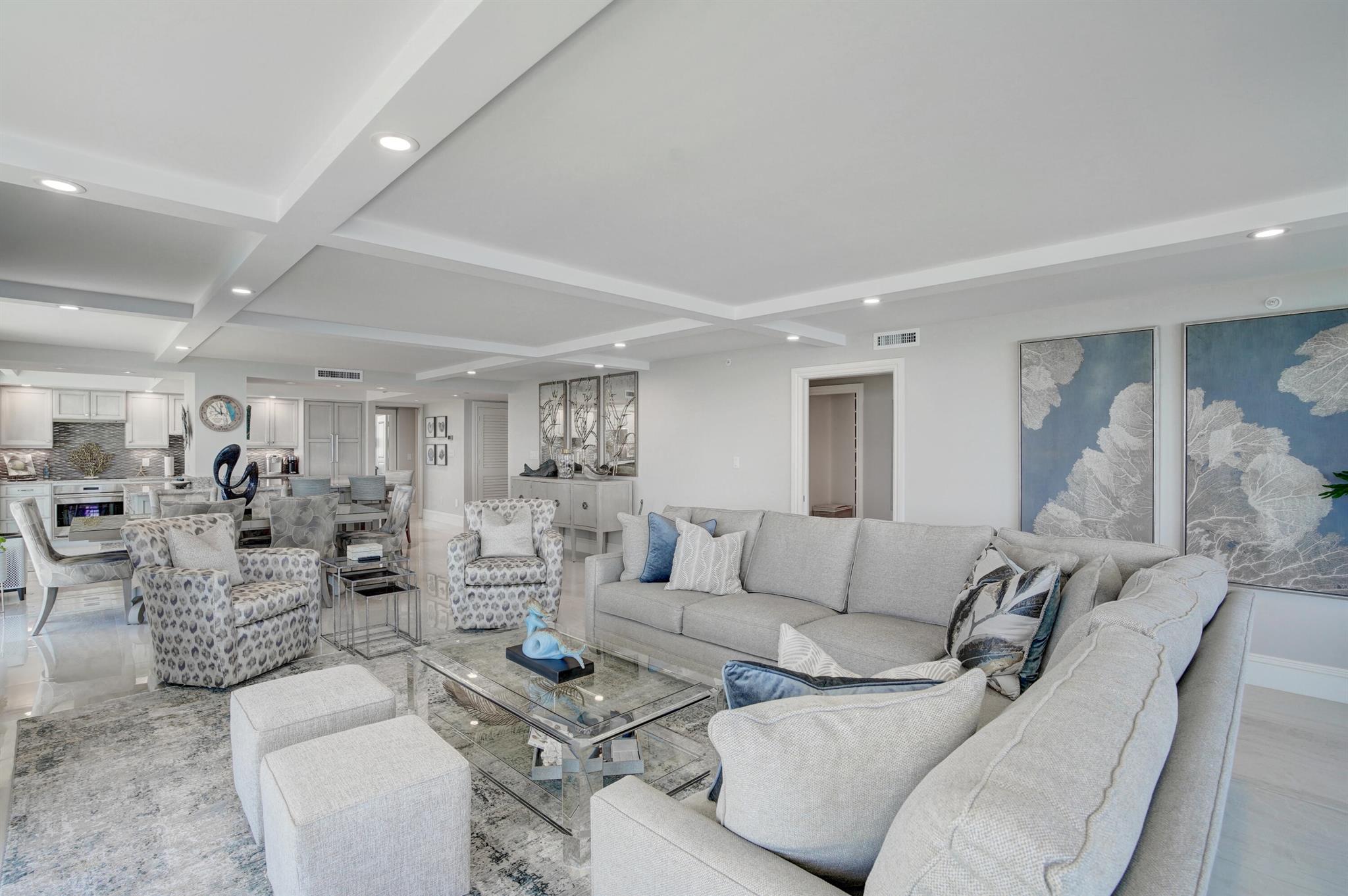 TEQUESTA TOWERS - Residential