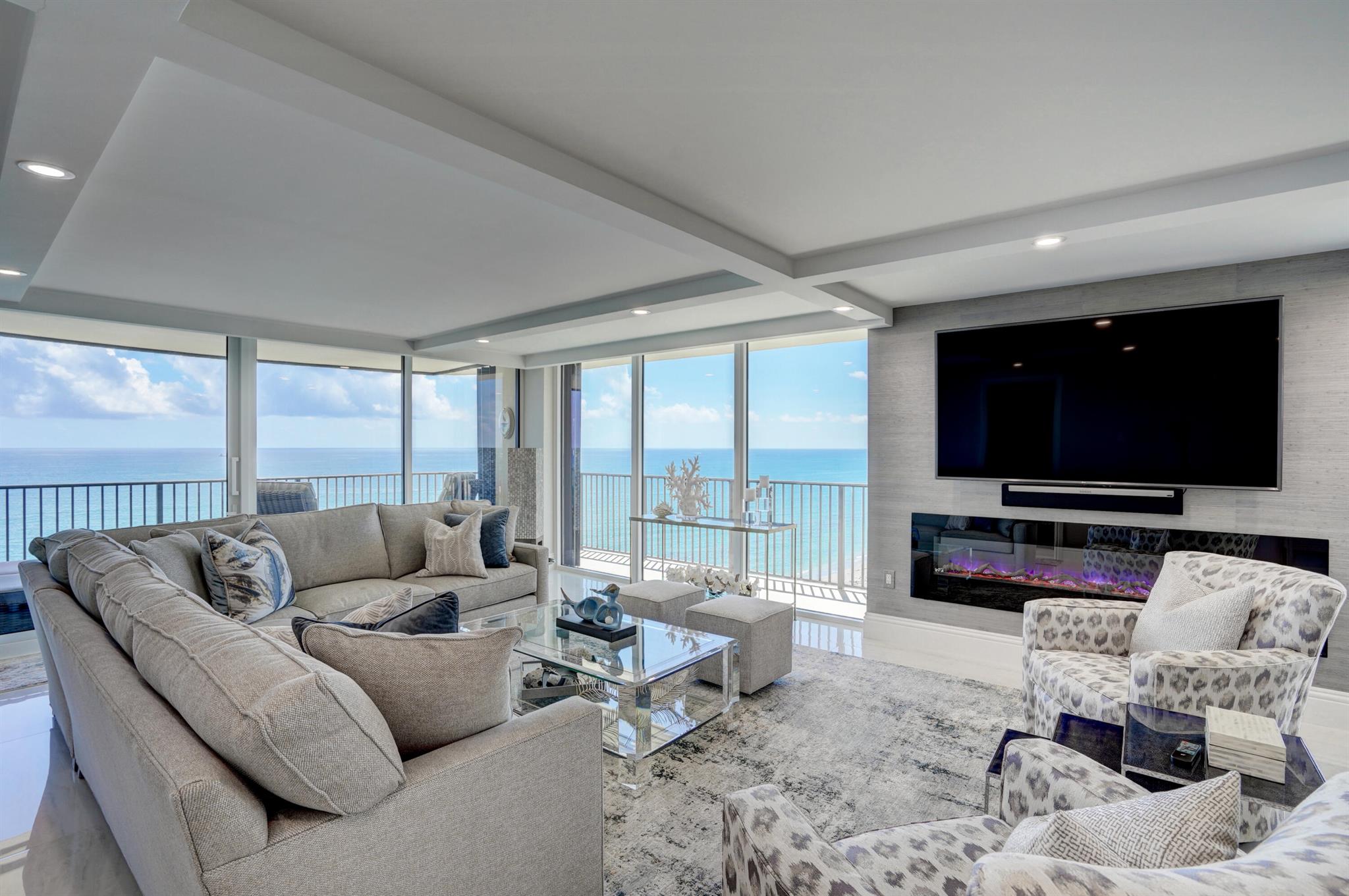 TEQUESTA TOWERS - Residential