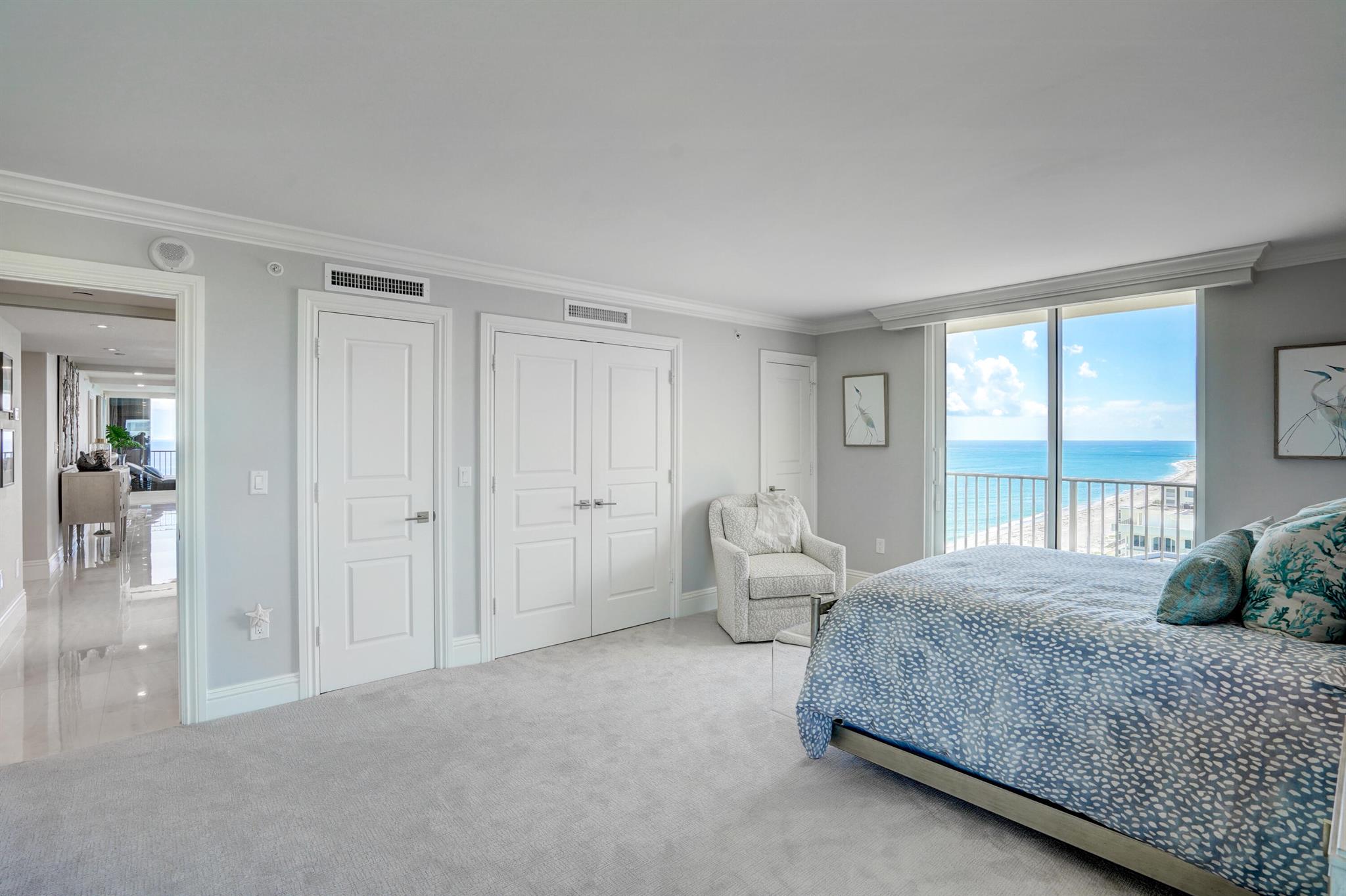 TEQUESTA TOWERS - Residential