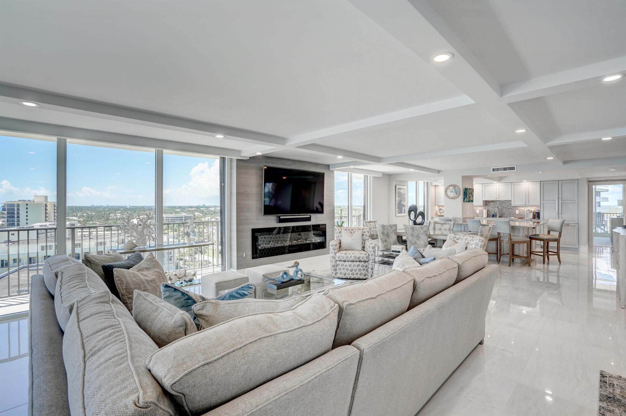 TEQUESTA TOWERS - Residential