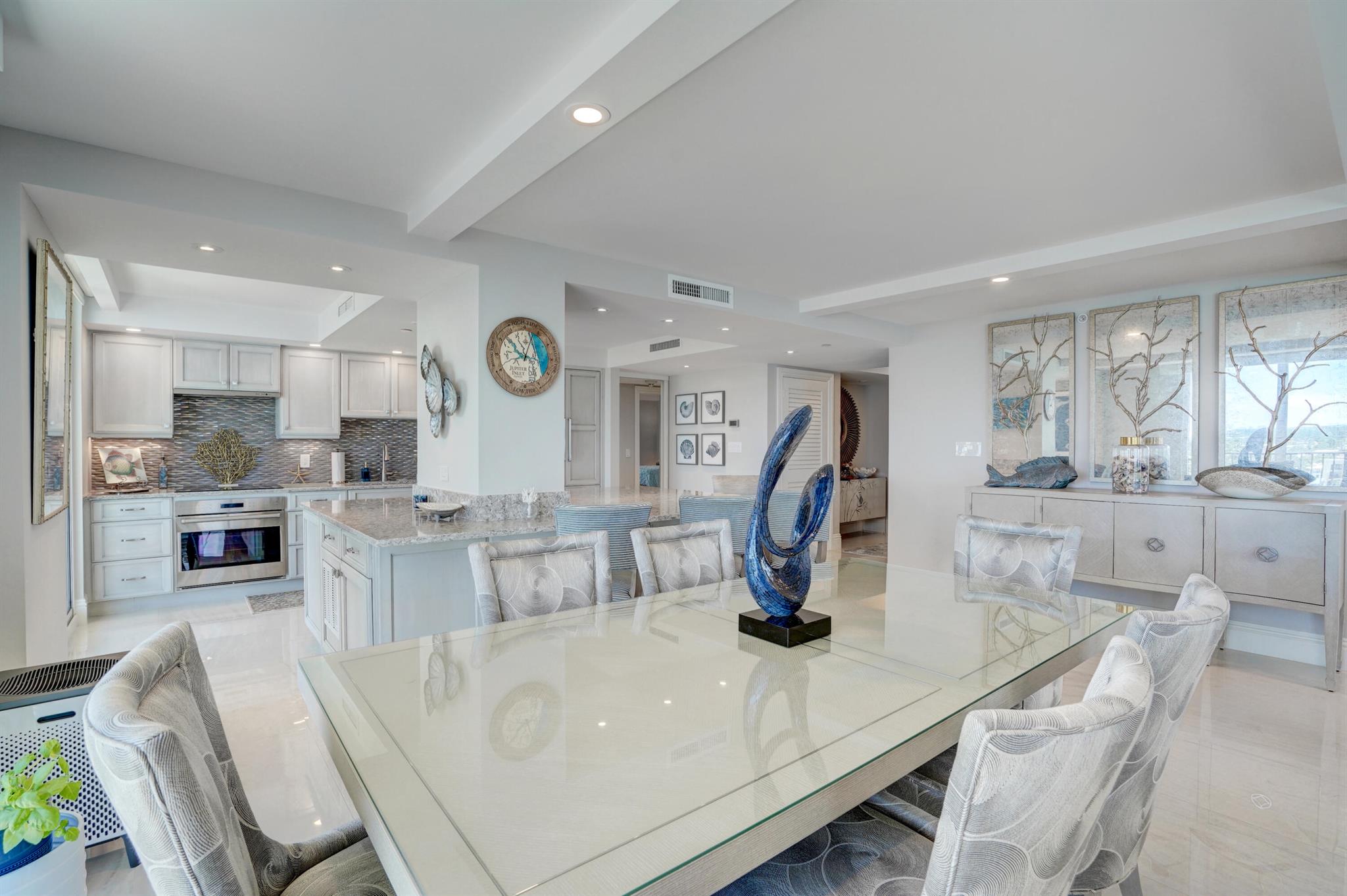 TEQUESTA TOWERS - Residential