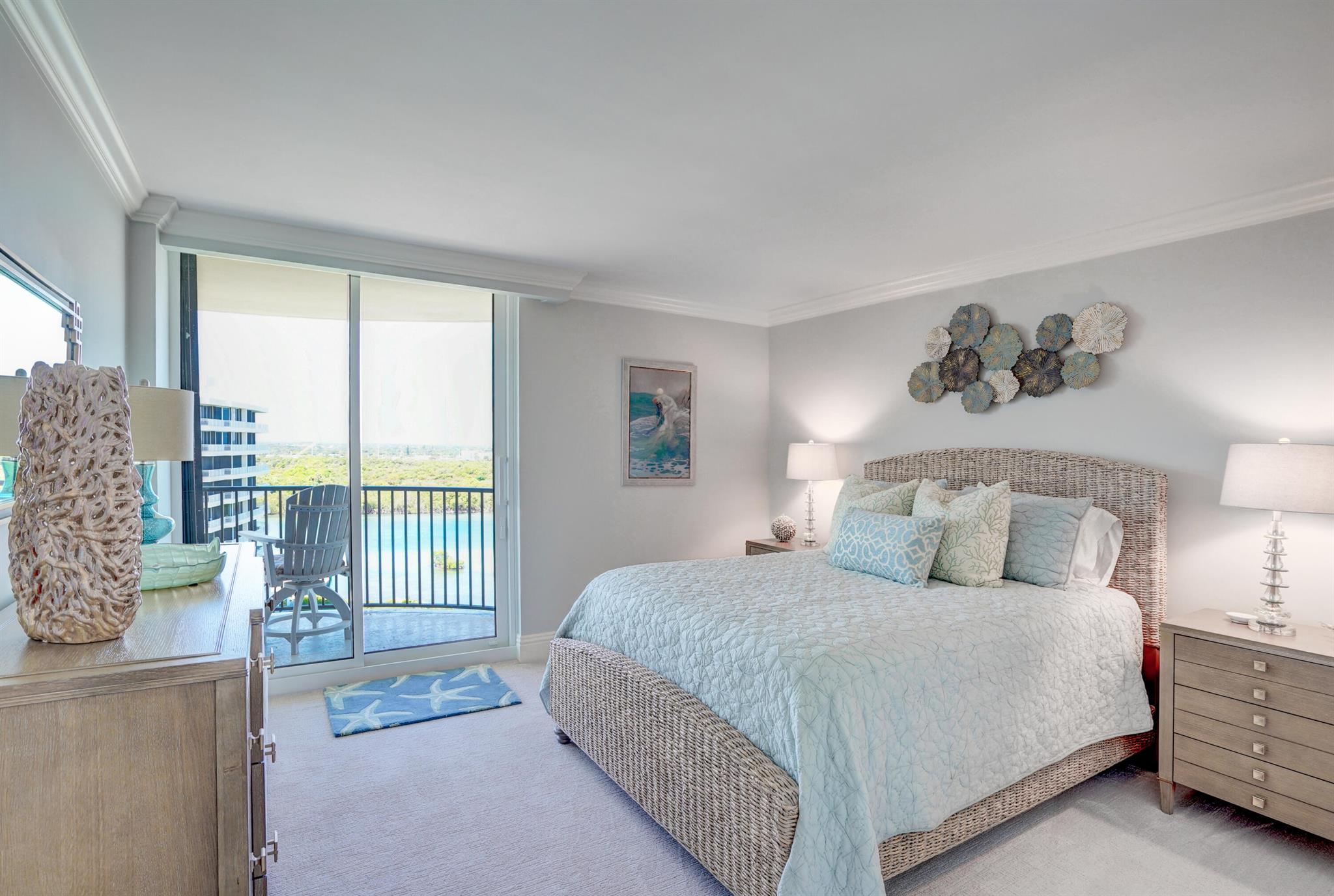 TEQUESTA TOWERS - Residential