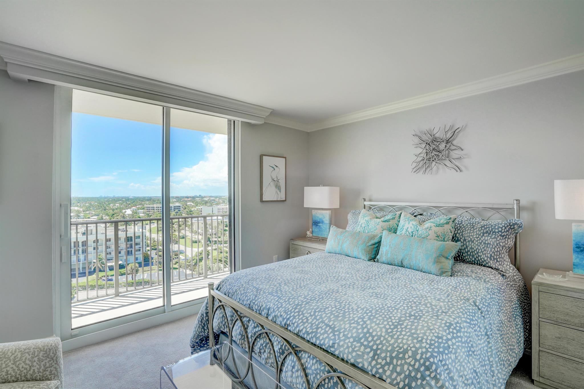 TEQUESTA TOWERS - Residential