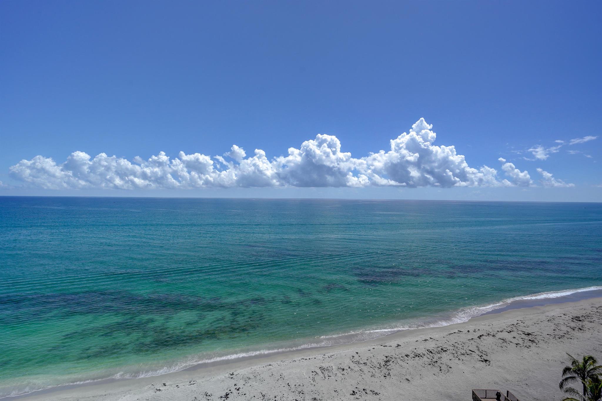 TEQUESTA TOWERS - Residential