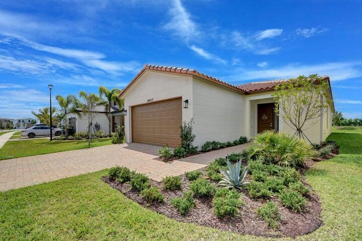 4907 Coquina Place