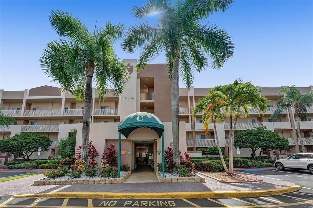 Photo of 7748 Granville Dr #211, Fort Lauderdale, FL 33321 (MLS # F10540633)