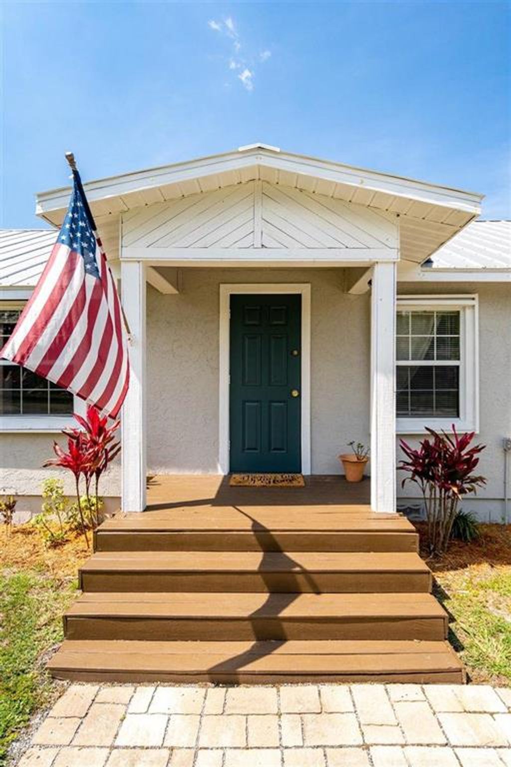 Photo of 1512 Linwood Avenue, Fort Pierce, FL 34982 (MLS # R10713880)