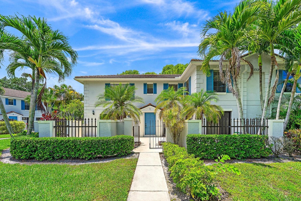 Photo of 352 Prestwick Circle #1, Palm Beach Gardens, FL 33418 (MLS # B26016817)