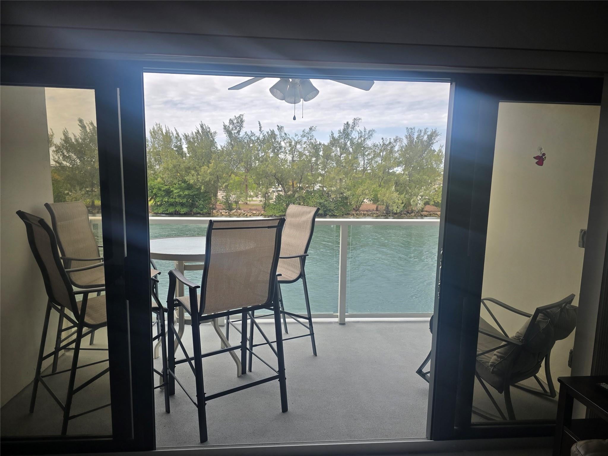 1401 N RIVERSIDE Drive 405