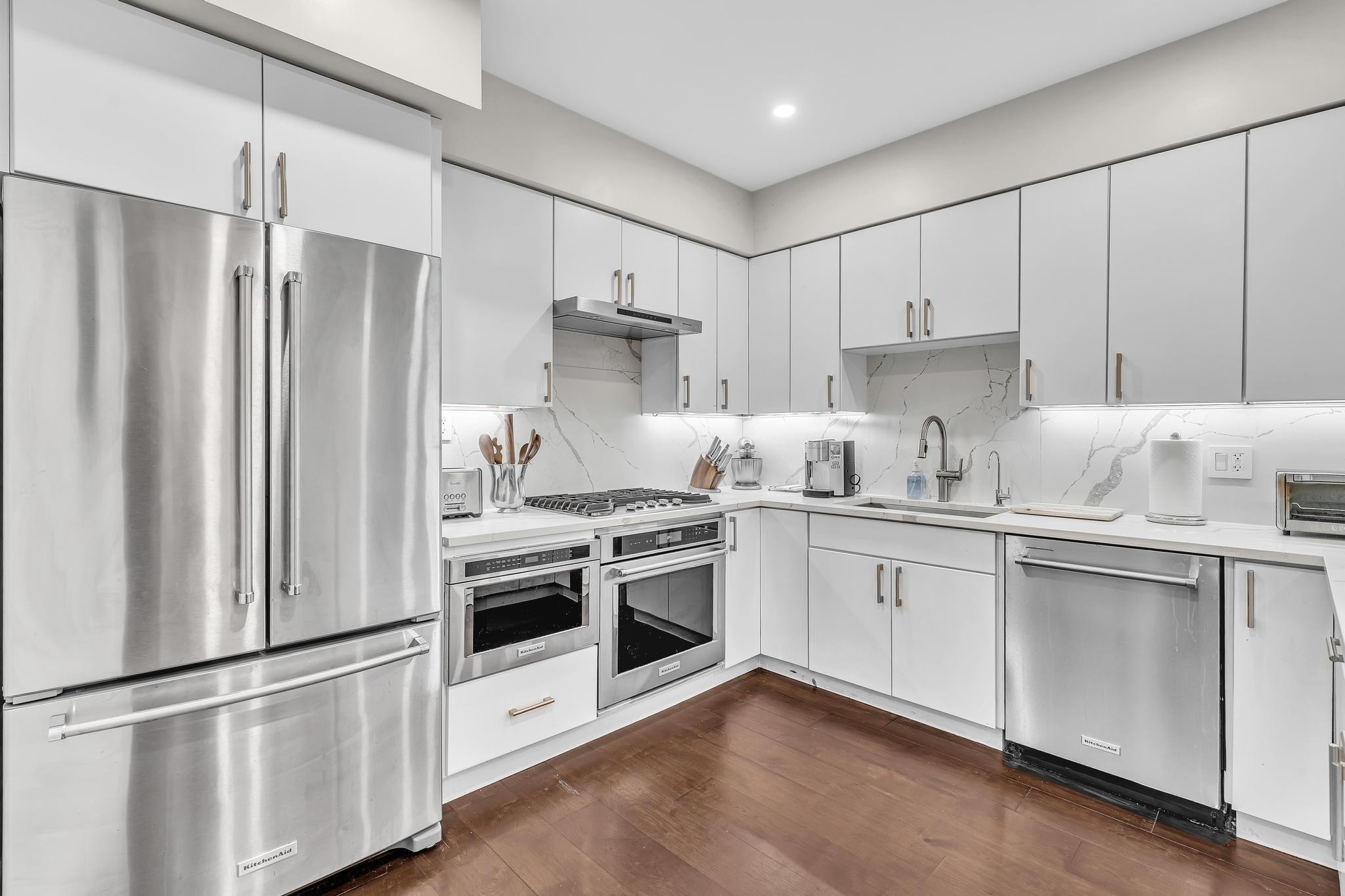 Macarthur Park 19-31 B - Residential Lease