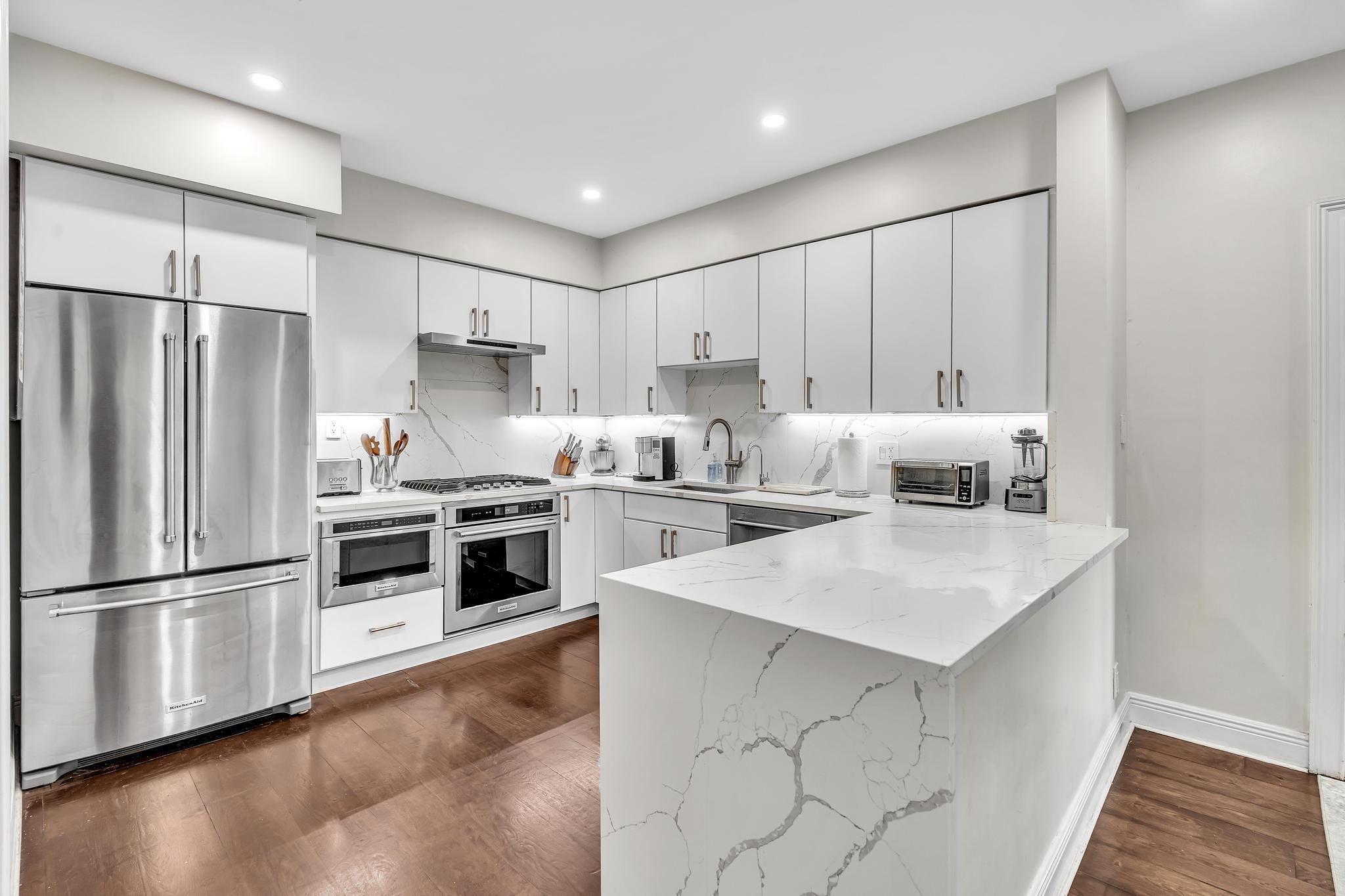 Macarthur Park 19-31 B - Residential Lease