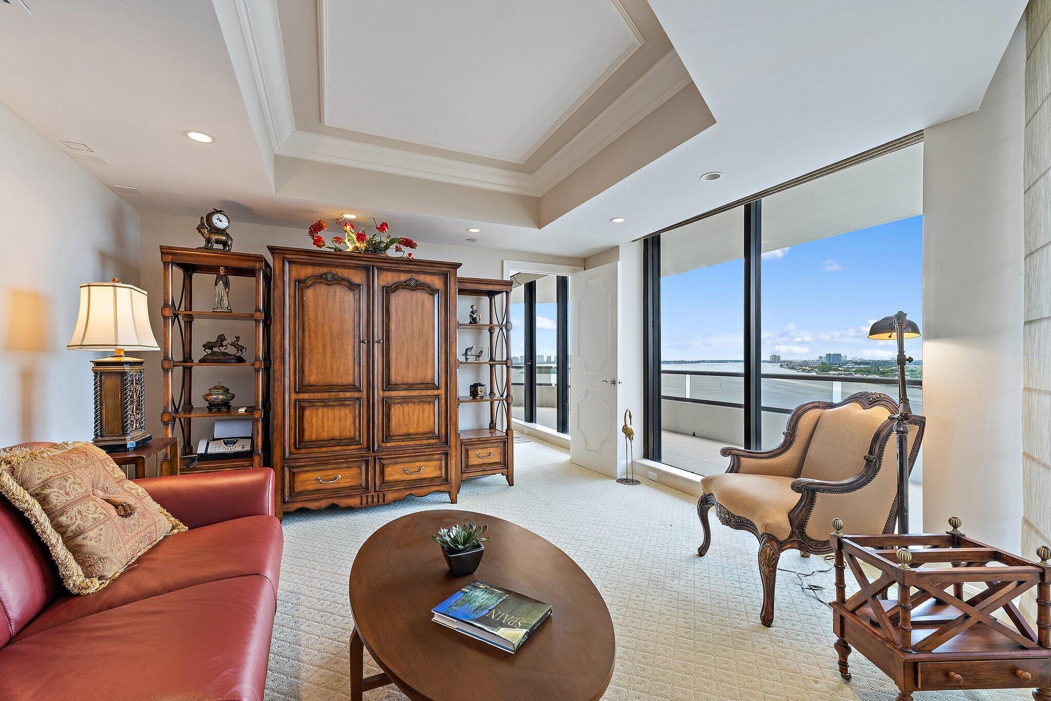 OLD PORT COVE LAKE POINT - Residential