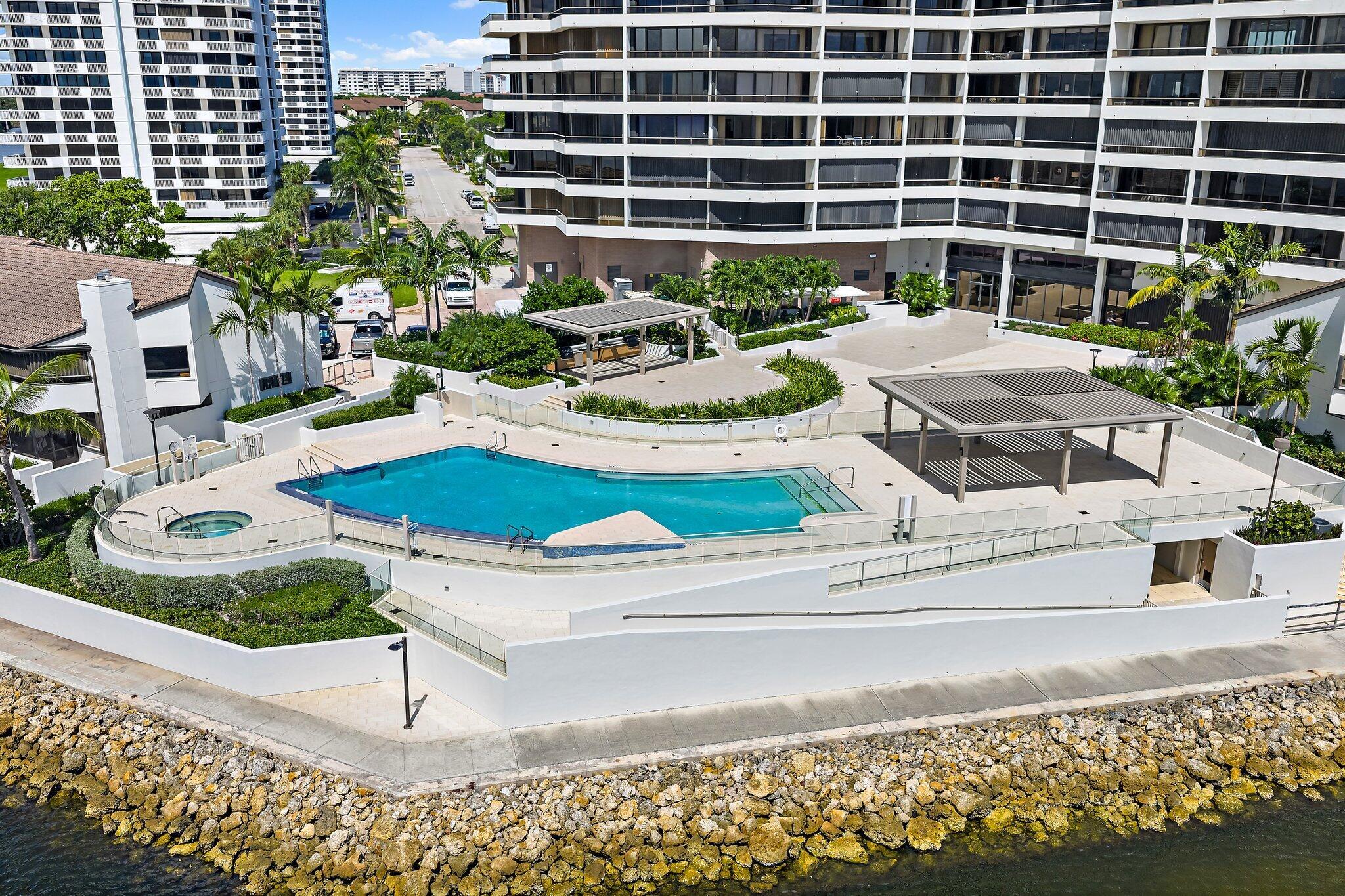 OLD PORT COVE LAKE POINT - Residential