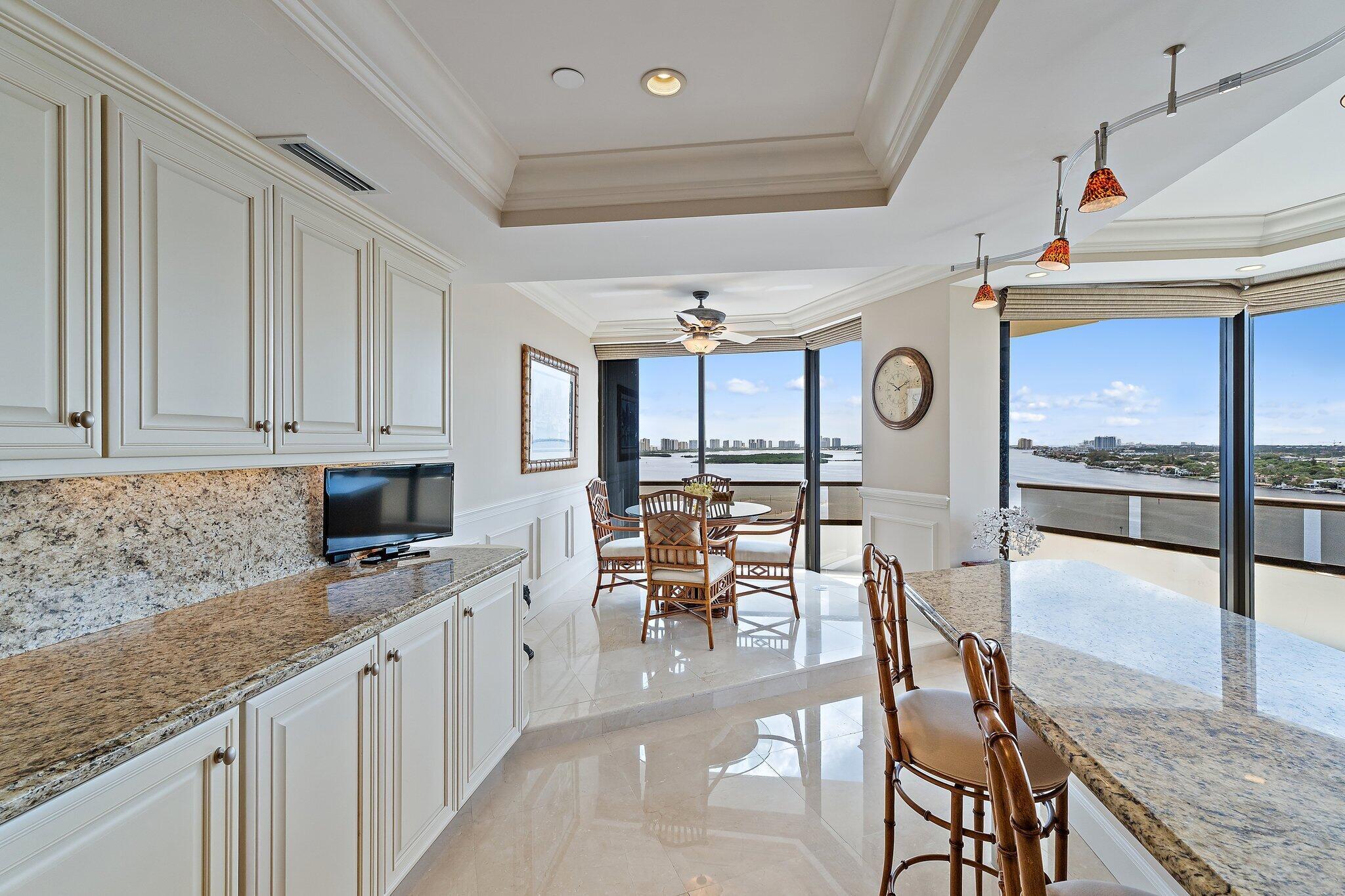 OLD PORT COVE LAKE POINT - Residential