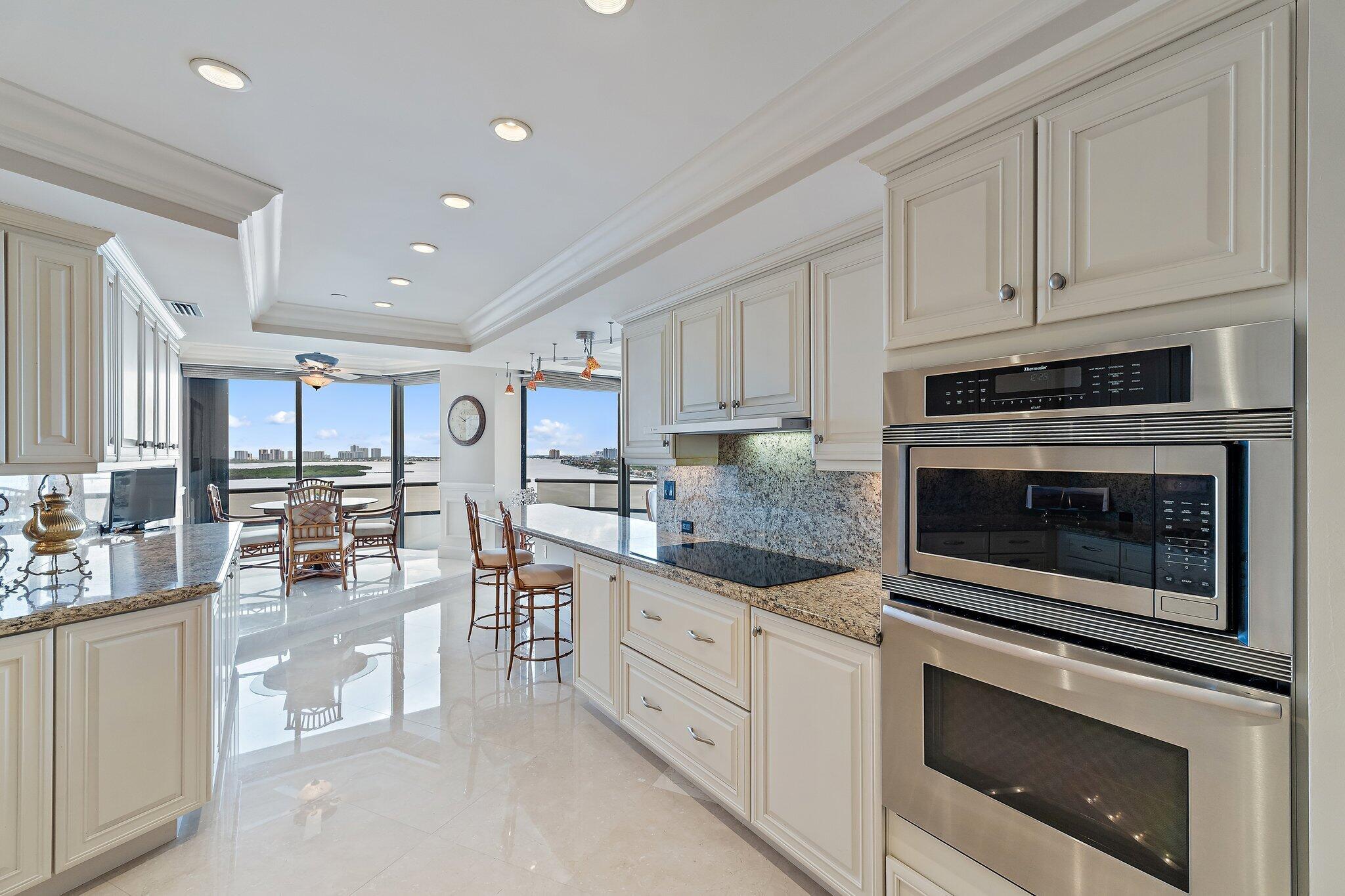 OLD PORT COVE LAKE POINT - Residential