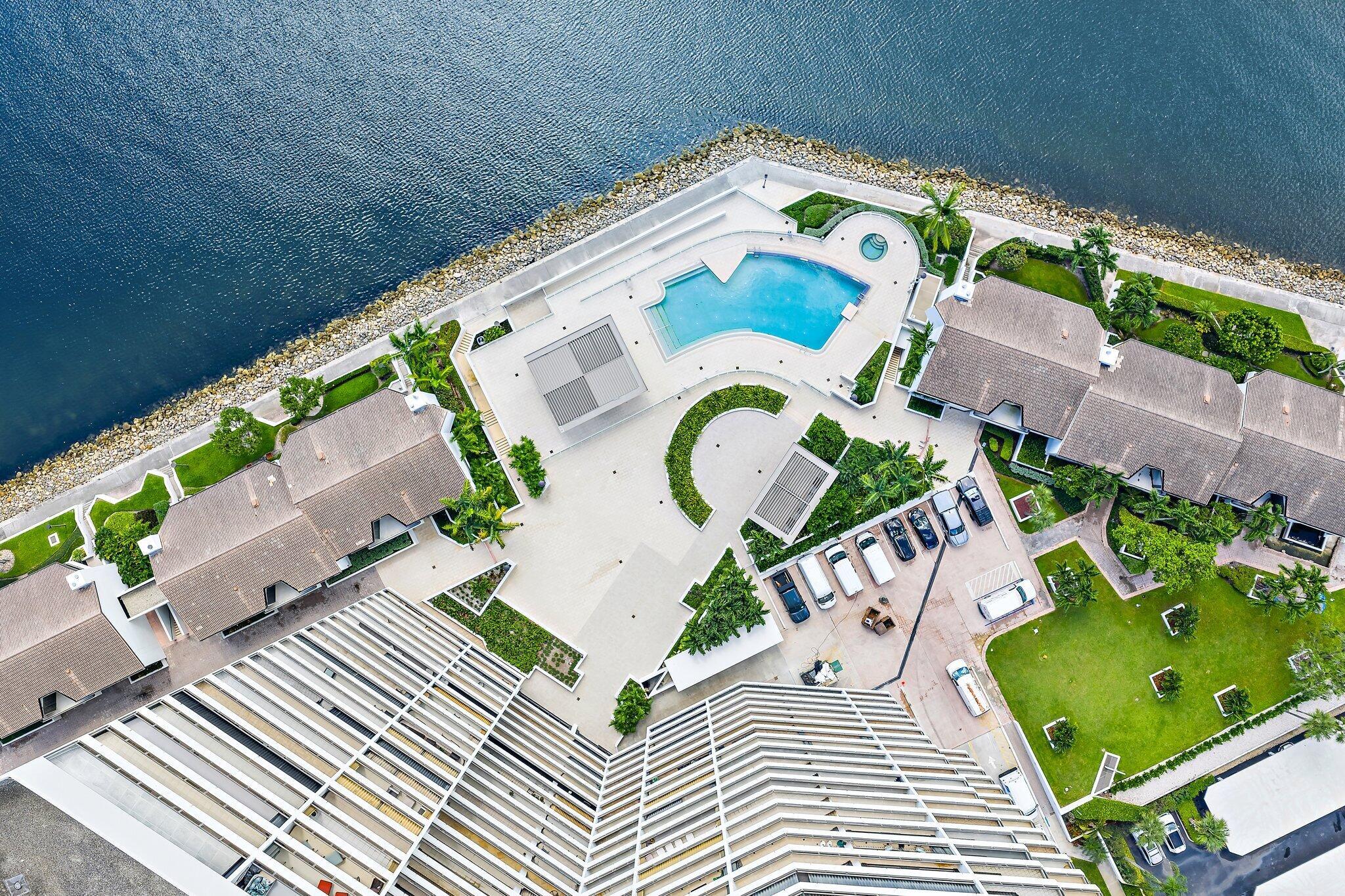 OLD PORT COVE LAKE POINT - Residential