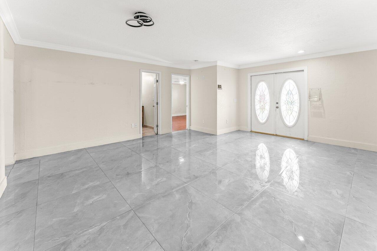 FLORIDA GARDENS 4 - Residential Lease