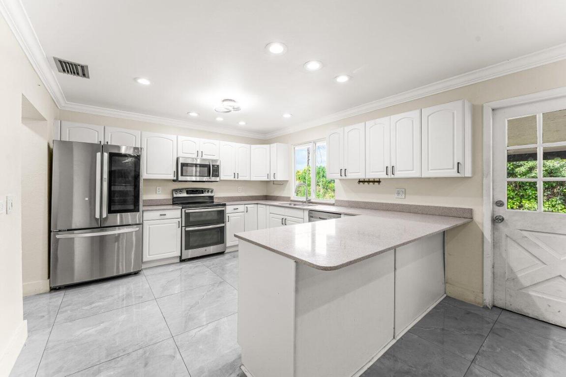 FLORIDA GARDENS 4 - Residential Lease