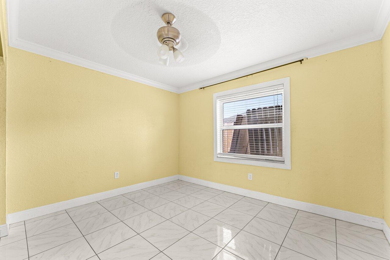 FLORIDA GARDENS 4 - Residential Lease