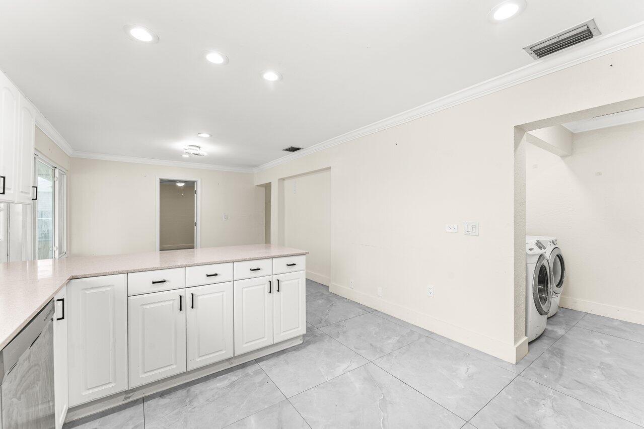 FLORIDA GARDENS 4 - Residential Lease