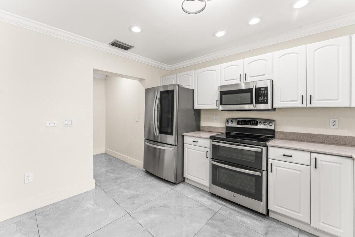 FLORIDA GARDENS 4 - Residential Lease