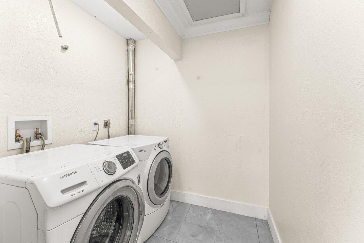 FLORIDA GARDENS 4 - Residential Lease